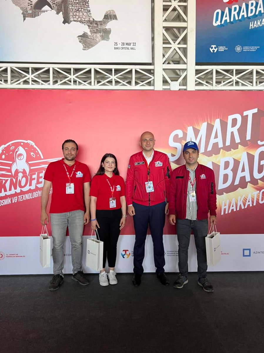 Smart Qarabağ Hackathon’da dördüncülük, Çevre ve şehircilik kategorisinde birincilik ödülümüzü Sayın  Elxan Əzizov tarafından aldık. Her şey için teşekkürlerimizi sunuyoruz. KARABAĞ AZERBAYCAN’DIR! 🇦🇿🇹🇷<a href="/teknofest/">TEKNOFEST</a>_azerbaijan 
@teknofest 
<a href="/itu1773/">İTÜ - İstanbul Teknik Üniversitesi</a> @ikoyuncu07 📢📢📢