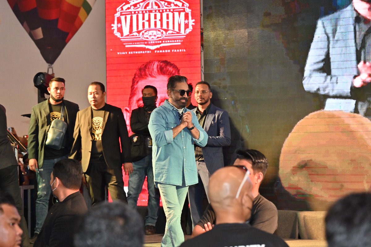 GSCinemas's tweet photo. It was an amazing evening with the arrival of the legendary Ulaganayagan #KamalHaasan! 🤩

#Vikram https://t.co/8eez4a1siB