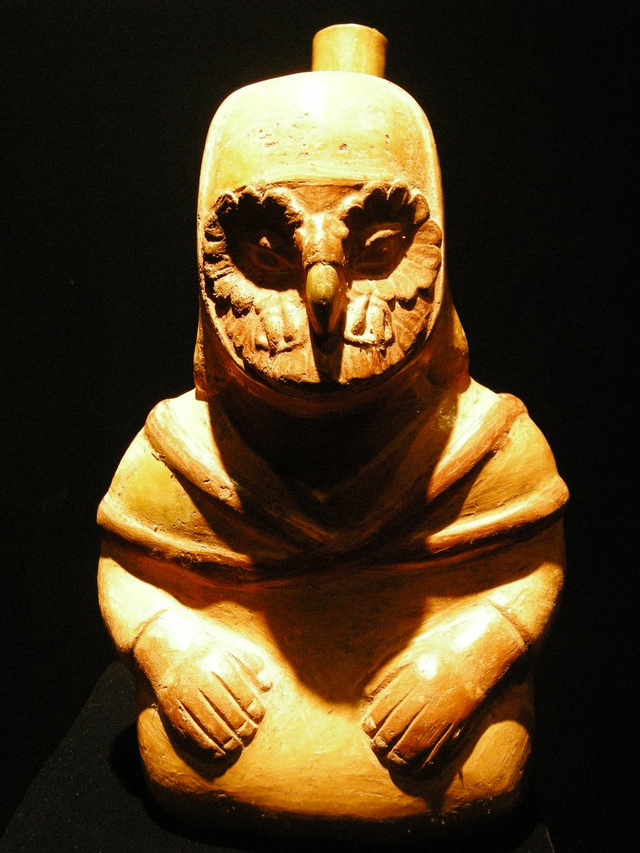 モチェ文化のフクロウの怪人（神？） フクロウはモチェで重要な