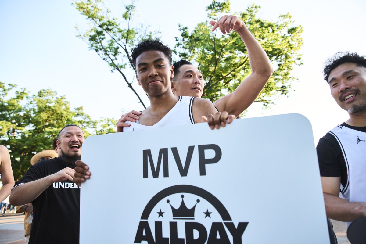 ALLDAYMAG's tweet photo. ALLDAY 2022 SPRING
MVP
UNDERDOG # 9
D  (Damilola Mosaku)
https://t.co/5JRaU1V4Cc
@jumpman23 @tokyo23basketball 
#ALLDAYMAG #ジョーダン #JUMPMAN #TOKYO23 https://t.co/oYAKoK6BTf