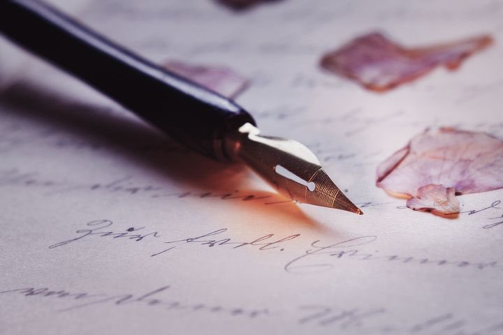 TextesalaPelle's tweet photo. [Concours d'écriture]
Asso Entre visions et mots, Éd Okama
Envois jusqu'au : 30/06/2022
Thème : #Contes et #légendes
Gratification : 500 CHF
https://t.co/SRxAdE6ue4

#concoursecriture #viedauteur #suisse #vismaviedauteur #dimancheecriture #auteursuisse #autricesuisse #suissesse https://t.co/vqLnkcdUWW