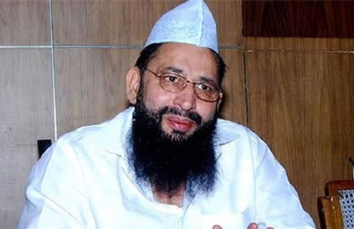 ARanganathan72's tweet photo. He is Haji Qureshi. He announced a reward of 51 crores to anyone who BEHEADED Charlie Hebdo journalists. He became a hero. BSP made him their 2019 Meerut candidate. He lost by just 4,500 votes. 5,81,455 people voted for him.

This is what passes off as Secularism in our country. https://t.co/jNmxGiKr0z