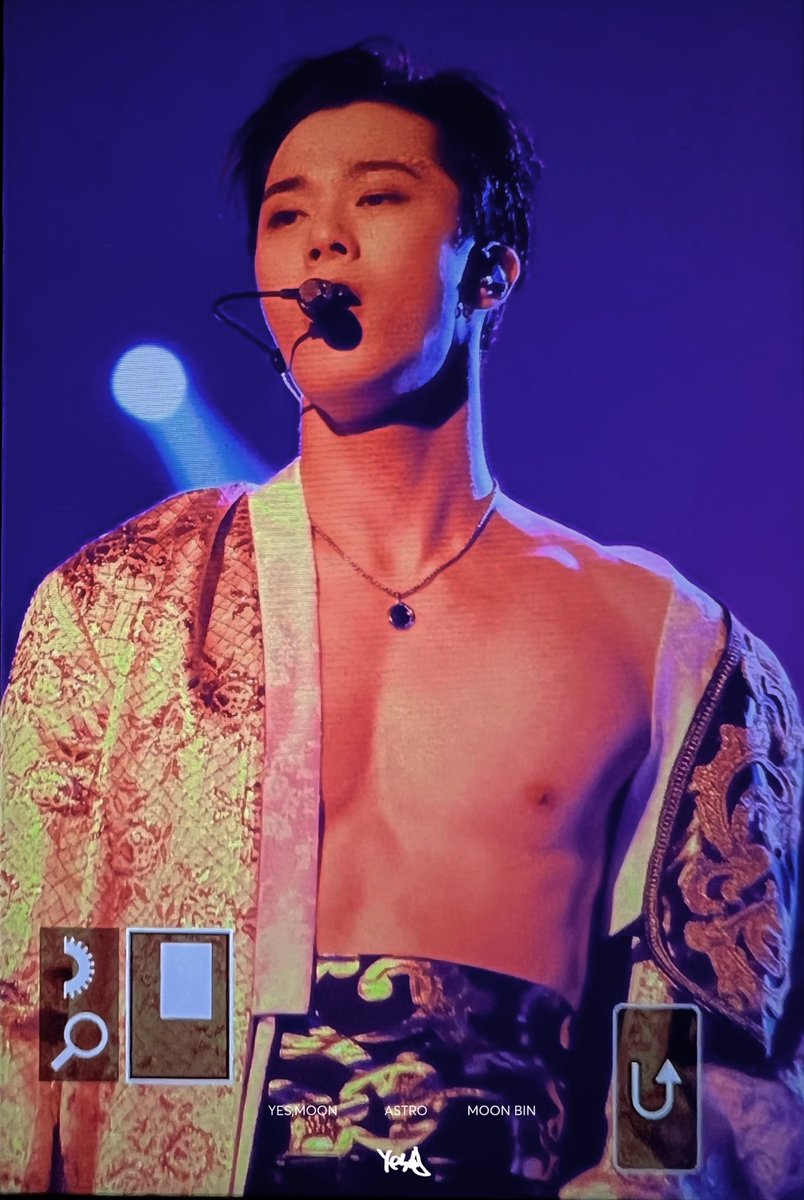 1YES2MOON6's tweet photo. 220529 #문빈 #아스트로 #MOONBIN #ASTRO https://t.co/9dIdL8ZoOp
