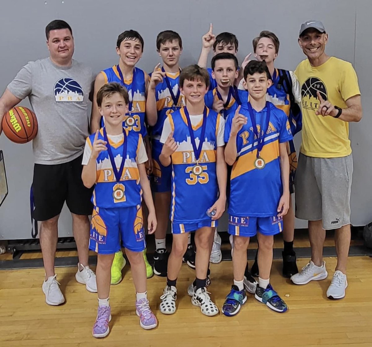 1st place at Memorial Day Shootout!<a href="/pba_elite/">PBAElite</a> <a href="/PBA_Como/">Porter Basketball Academy</a> <a href="/Coach_Masj/">Michael Scott</a> @BradLoos_MIZ @pba_elite