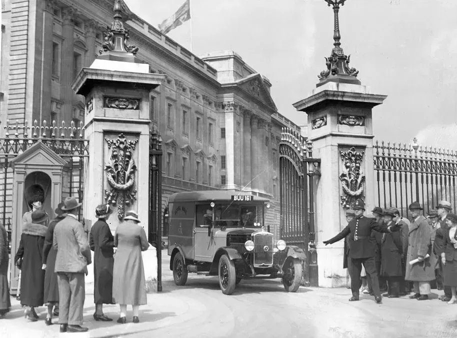 SW1A 1AA

Who's #postcode is that?

Learn all the secrets and unknown facts about postcodes in our newest exhibition #SortingBritain The Power of Postcodes -> bit.ly/3t4iC7b