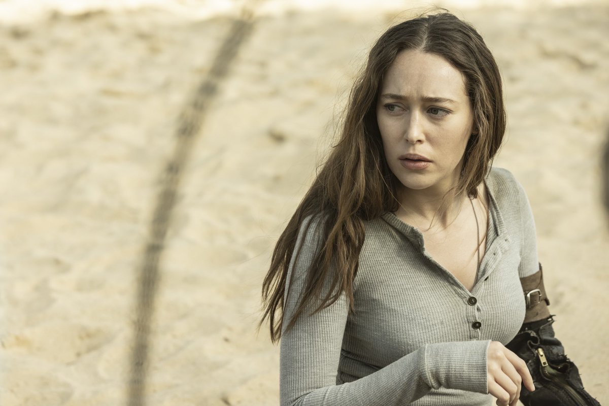 theDebnamNews's tweet photo. Tonight marks the 100th episode of #FearTWD and Alycia @DebnamCarey’s 73rd and final appearance as Alicia Clark. https://t.co/KlBvxxkBRv