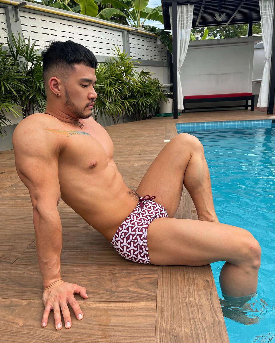 superhenhen_'s tweet photo. 🔺thank you @timotrunks for sending this gorgeous square cut swim trunks. I’m feeling expensive🔺
.
.
.
#asian #boy #trip #vacation #thailand #pattaya #beach #swimming #pool #swimtrunks #timotrunks #square #cut https://t.co/xCAUCuGi7x