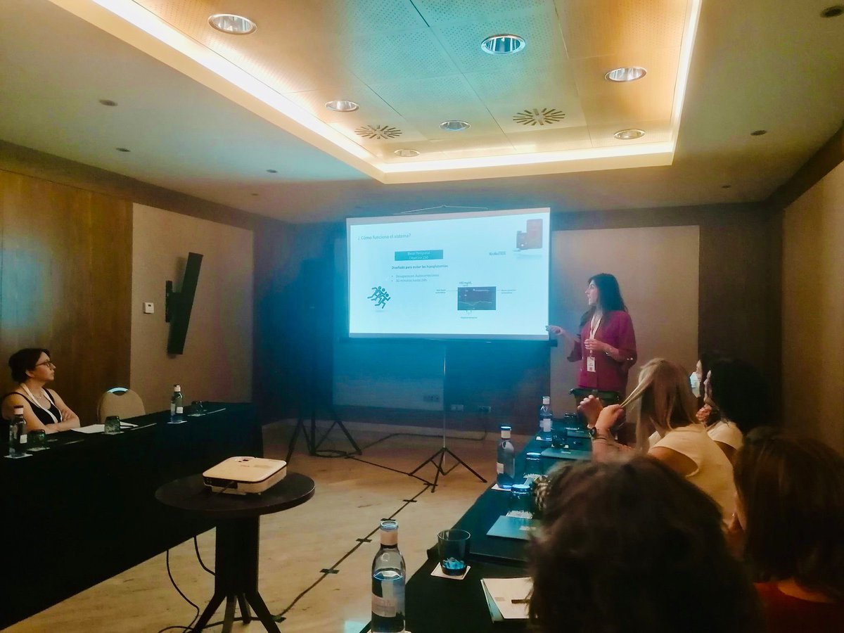 II Jornadas de Tecnologías Aplicadas a la #Diabetes 

Enhorabuena al grupo de diabetes <a href="/SAEDYN_/">SAEDYN</a> y al comité científico donde participa nuestra compañera <a href="/gh_n86/">Noelia</a> 

Imprescindible papel educación terapéutica, 

gracias <a href="/MarisaAmaya13/">Marisa Amaya</a> <a href="/marietabrocca/">Marieta</a> y resto de ponentes

#somosHUVR