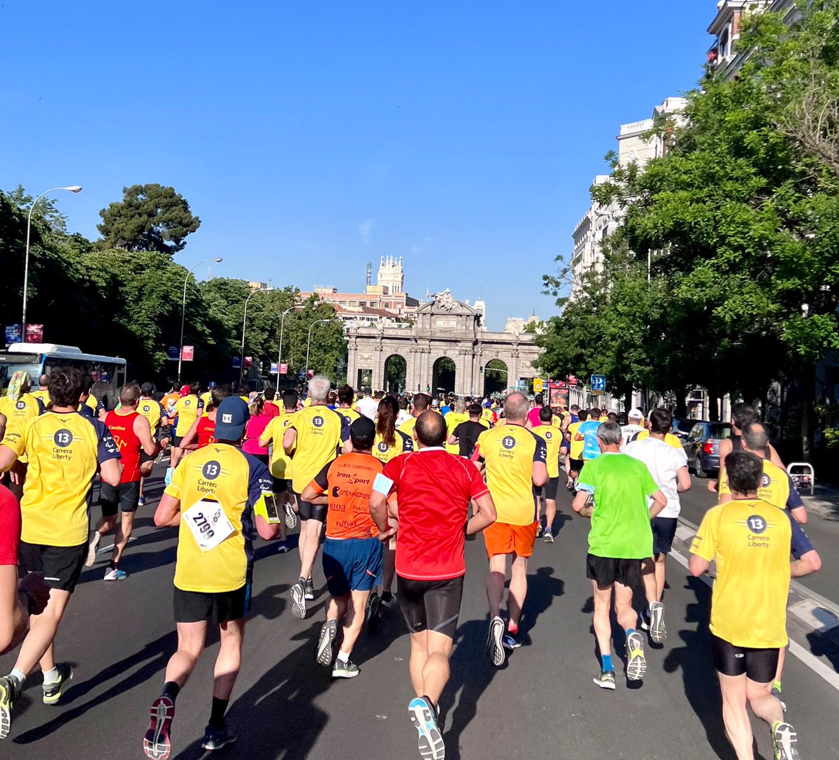 aliciamartinpe's tweet photo. Disfrutando un #domingo más por las calles de @MADRID 🏃🏼‍♀️ en la #CarreraLiberty @GrupoLiberty_es por la inclusión, con la carrera de la superación.
Promoviendo los #valores del #deporte a través de la inclusión. #movedbyvalues @femaddi @Paralimpicos
#MadridCapitalDeporte2022 https://t.co/KUuGSzG0lB