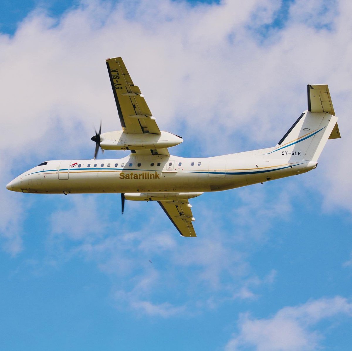 Flysafarilink's tweet photo. Straight Outta the Airshow. 

#flysafarilink #safarilink #airshow #aviationlovers #photography #photooftheday #dash8300 #cessnacaravan #kenya #kdf  #kenya https://t.co/TLZ25mSoY6