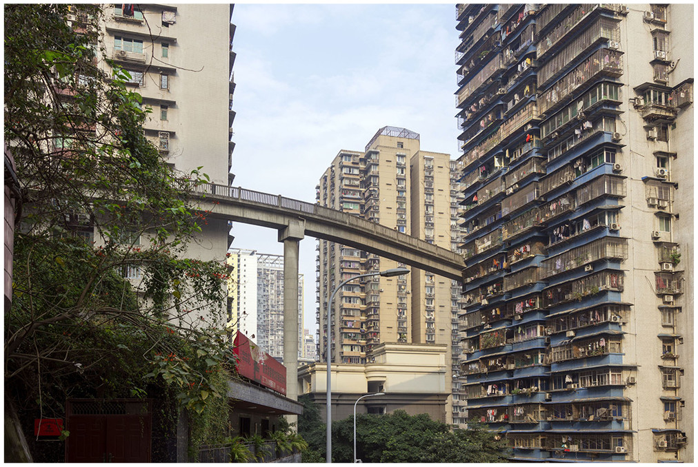 USJ_online's tweet image. Latest special issue paper from @roastfkll calls for greater ethnographic attention to the weird qualities of #VerticalSpaces in the production of new urban theory ow.ly/8Wkc50Jioj6 #verticality
