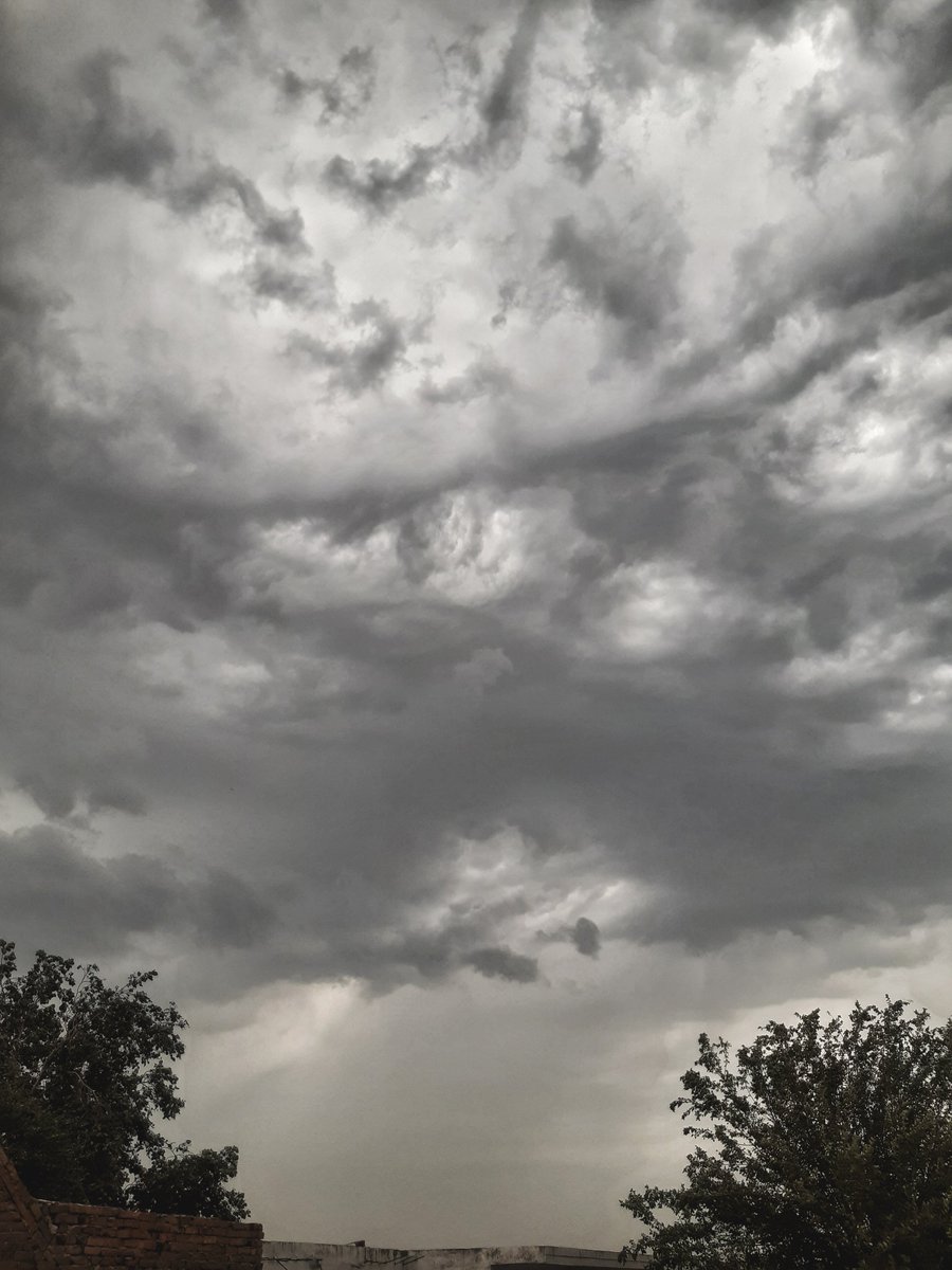 _anassaeed's tweet photo. the weather I crave for. https://t.co/qIVTzP25kB