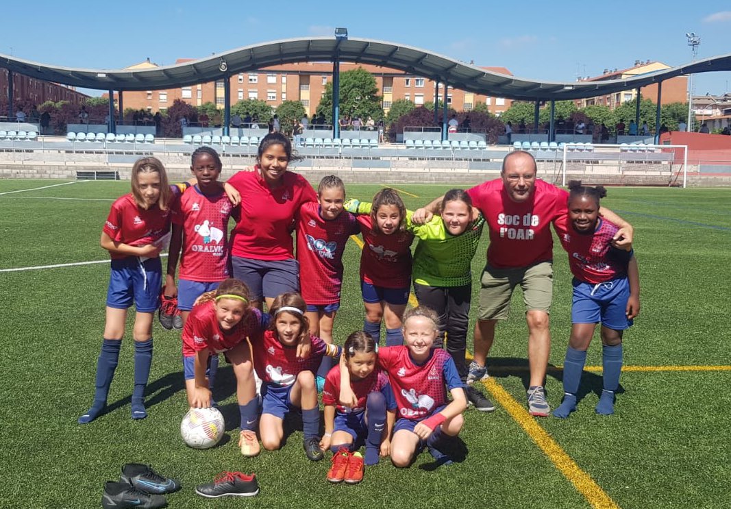 OARVic's tweet photo. ⚽️ BENJAMÍ FEMENÍ: OAR Vic 2-0 @PB_BARCINO 🔵🔴 #SócdelOAR #oarvic #Grup2 https://t.co/LGVXSJWdpA