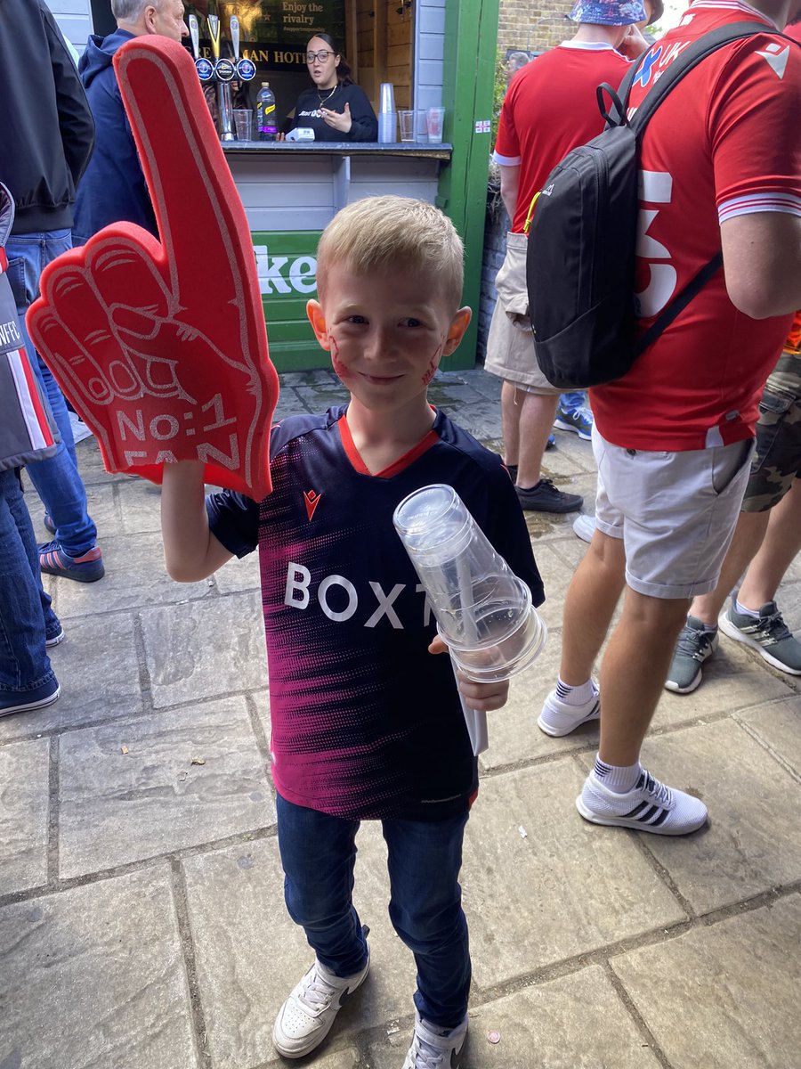 This amazing young fan Zach is glass collecting at one of the <a href="/NFFC/">Nottingham Forest</a> pubs. Not got a ticket, watching in his hotel room. Keeping busy, loving the atmosphere. Made £20 so far!!!