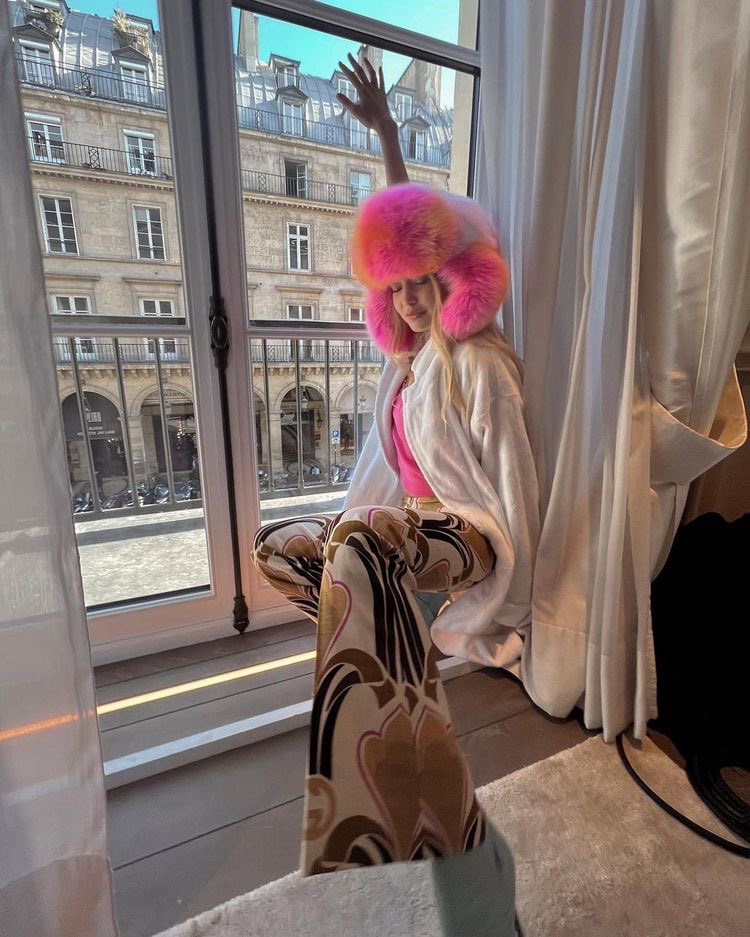 gillarry bot tweet media