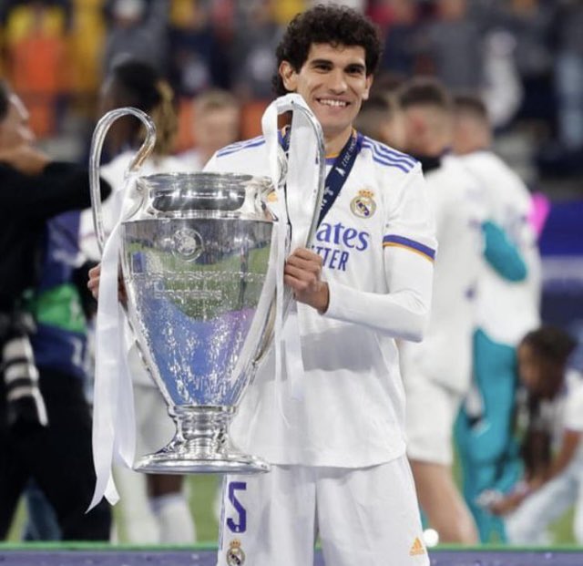 Que sigan riendose de don Jesus Vallejo, que tiene mas champions que todos equipos franceses juntos, que ese tal Kylian Mbappe, orgullo de jugador, 2 champions para aragón!💙🤍