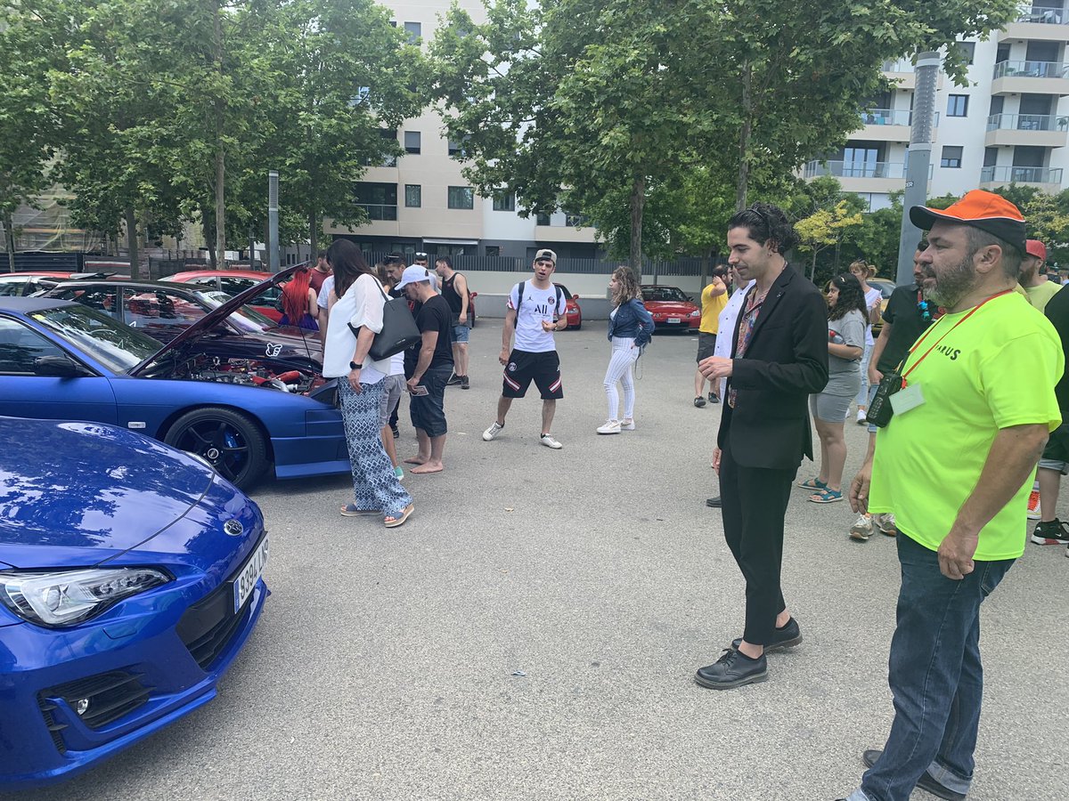 ajuntamentvng's tweet photo. Durant tot el dia i fins les 20 h diversos espais de la façana marítima de #vng acullen la la festa del motor #Farus https://t.co/eQ0p9VQun0