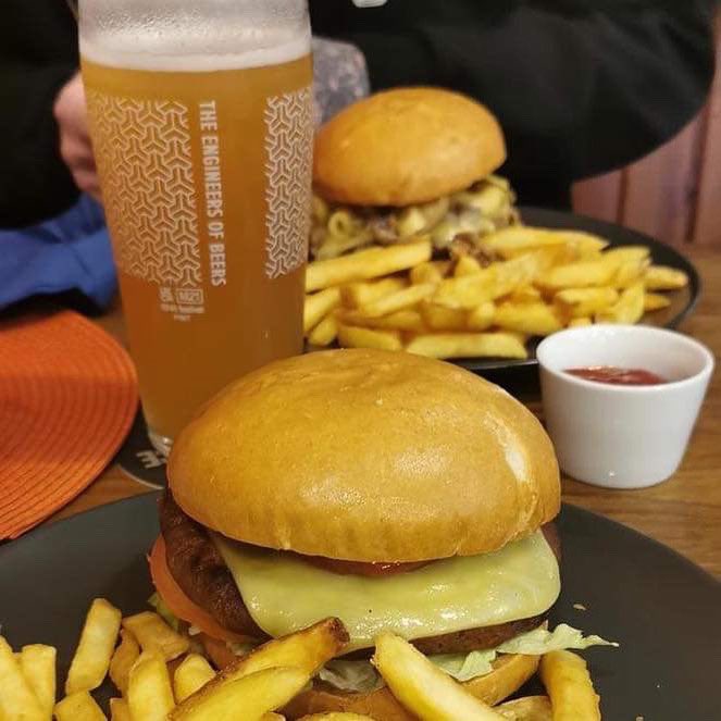 makethatatake's tweet photo. 🍔TODAY’S SPECIAL🔥

It’s the last beach party of the @puregriefmusic “COBRA COBANA” tour &amp; there’s a COBRA SUNSET &amp; COBRA CACOWPUNK available at @radapplesdundee TODAY ONLY

Doors at 6pm w/ #Kullnes &amp; @kylelttm

Use code RADDELIVERY for #free #delivery on @ecoeatsdelivery

🌵 https://t.co/1toNfx5vVa