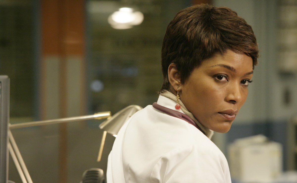 As character entrances go Dr Catherine Banfield <a href="/ImAngelaBassett/">cookie</a> was a total badass one. For such a short run on #ER she definitely left a mark.