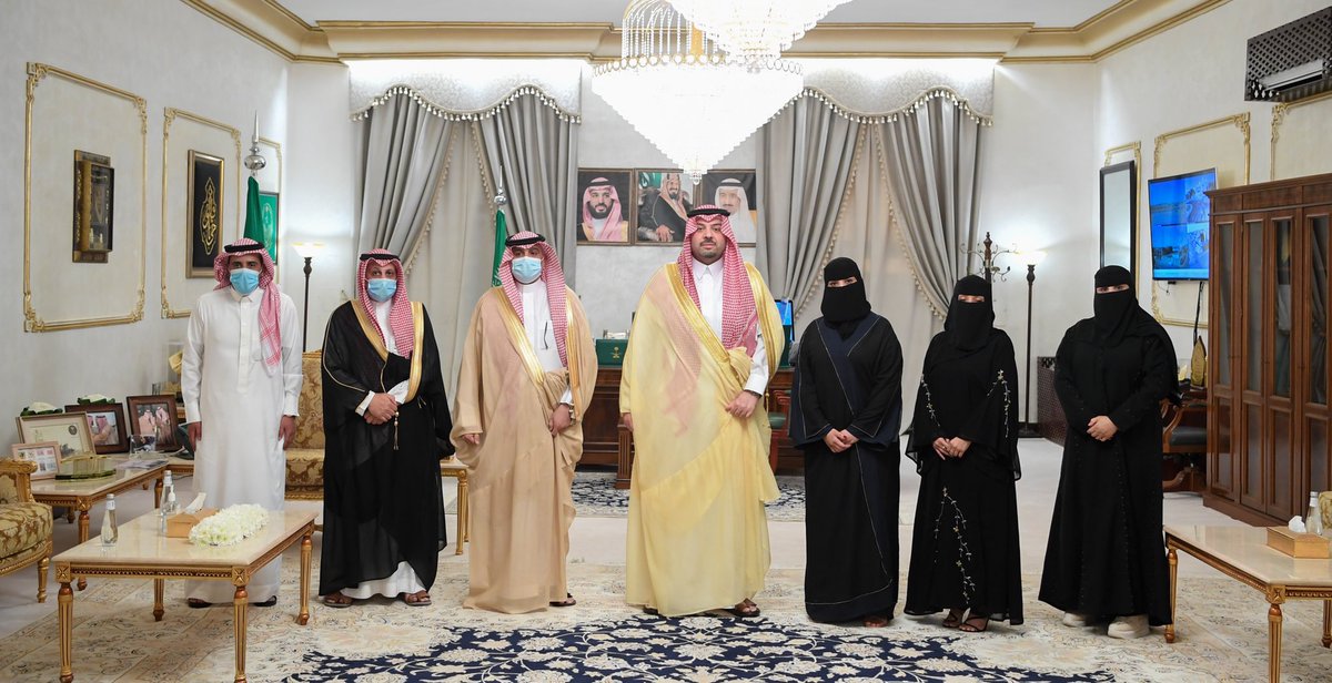 NorthborderSA's tweet photo. سمو #أمير_الحدود_الشمالية يتسلم تقريراً عن فعاليات الرياضة والأسرة بالمنطقة . 

تضمن التقرير أهم البرنامج والفعاليات والأركان التوعوية المنفذة ومنها الركن_الصحي  وركن الأنشطة الرياضية، #والملعب_النسائي #والطفل_والمسرح .

https://t.co/p4HHKw9klj https://t.co/J43YAYPXf0