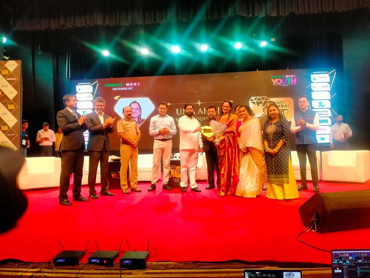 SmilesFn's tweet photo. SMILES FOUNDATION is honoured to be awarded Navi Mumbai Ratna award for outstanding services during the Pandemic - CREDAI MCHI @SmilesFn @umasmiles @Shalini79176230 https://t.co/0UHsDJOa1q