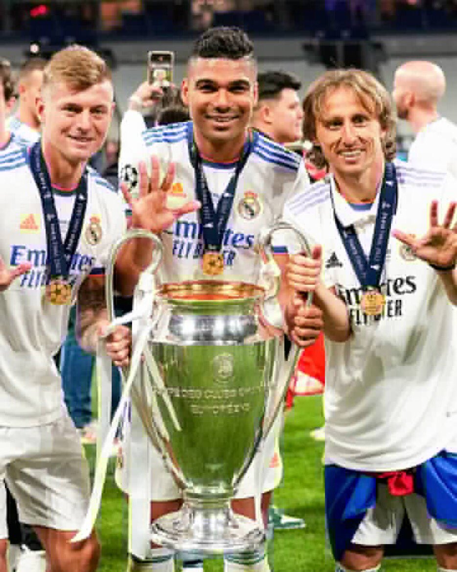 Viimtoisse's tweet photo. @realmadrid congratulations to my teammates @realmadrid #14 #HalaMadrid https://t.co/l6Ac0bLPW3