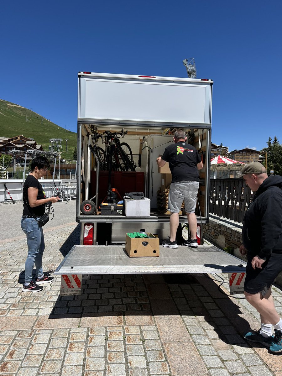 BigChallenges's tweet photo. Aan de slag, uitpakken oppeppunt @alpedhuzes @kwf_nl https://t.co/nc0h2GXByi
