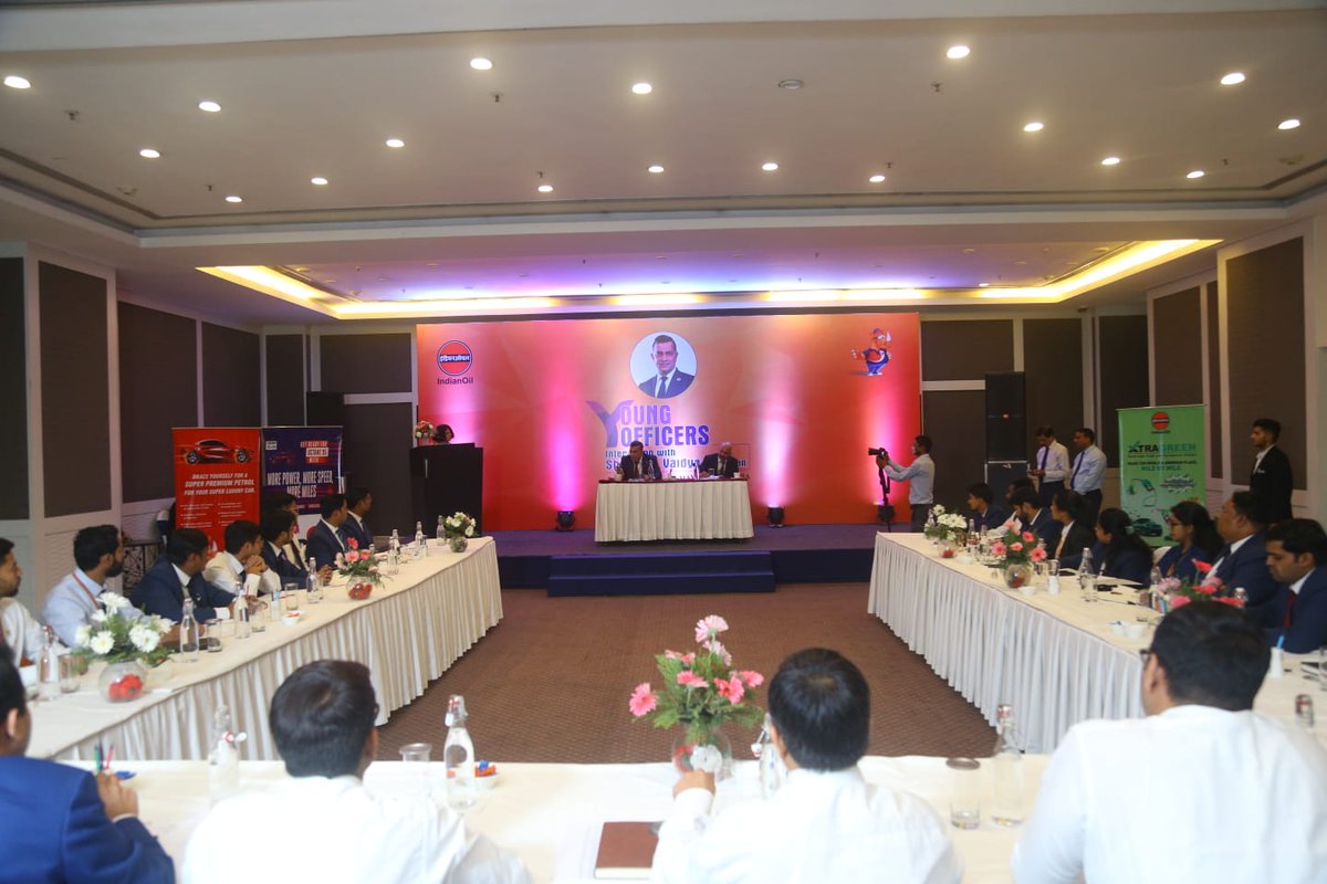 ChairmanIOCL's tweet photo. Amid the busy day in the city of Taj, speaking to the young IOCians of Agra region was on top of the agenda. Their infectious energy &amp; refreshing insights were truly enriching. 
On my part, I urged them to stay focused on Excellence &amp; Honesty! https://t.co/4wpB8m88py