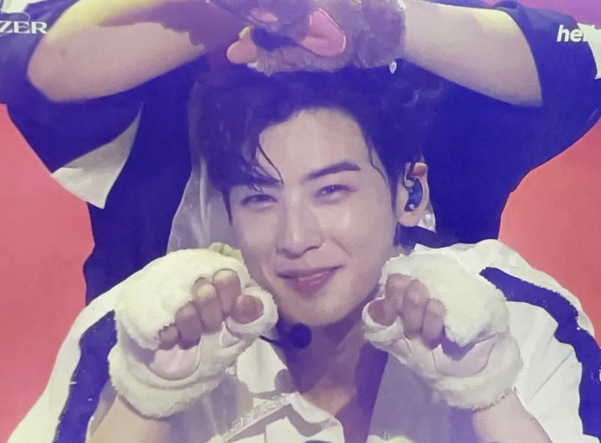 roserozy_'s tweet photo. แมวแบบนี้หาได้ที่ไหนนนน😭💗 #아스트로 #ASTROAD #ASTRO #STARG #CHAEUNWOO https://t.co/ckjoY267Uo