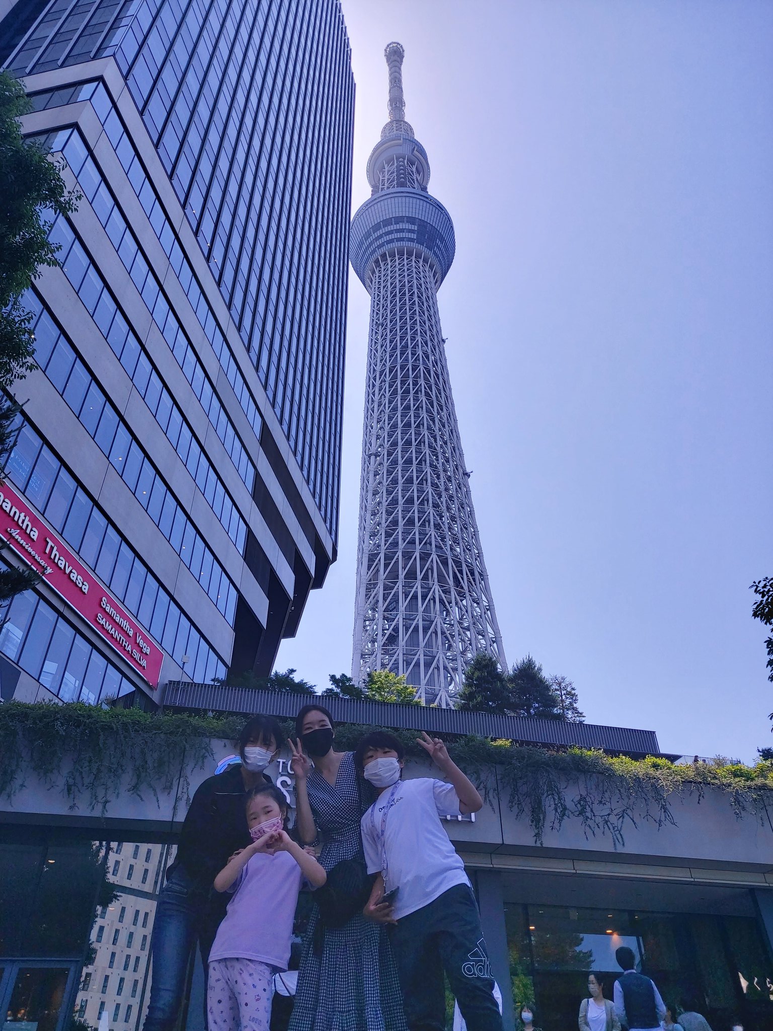 O Xrhsths Let S Lee Sto Twitter ジョジョコラボ In 東京スカイツリー行ってきた 22歳の妹が遊びに来たから一緒に観光 毎日見てるスカイツリーも もう10周年だって Jojo展やってるって聞いたから展望台まで登ってきた 展望台は何気に2度目だ こういう家族との