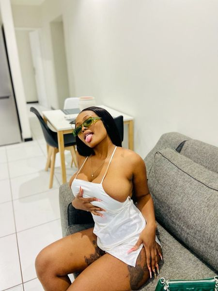 chubby_empire's tweet photo. She's hot 🔥 like a heater 😋 https://t.co/oRYPW4AAwU
