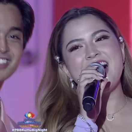 kumuPH's tweet photo. Yes @kdestrada_? Hahahahaha! Feel na feel na ni @alexailacad yung song pero may cutie sa likod hahahaha!

THEBIGNIGHT WITH KDLEX
#PBBKumuBigNight #PBBKumunity

https://t.co/qDp2xARhnc https://t.co/63IvzBPCMQ
