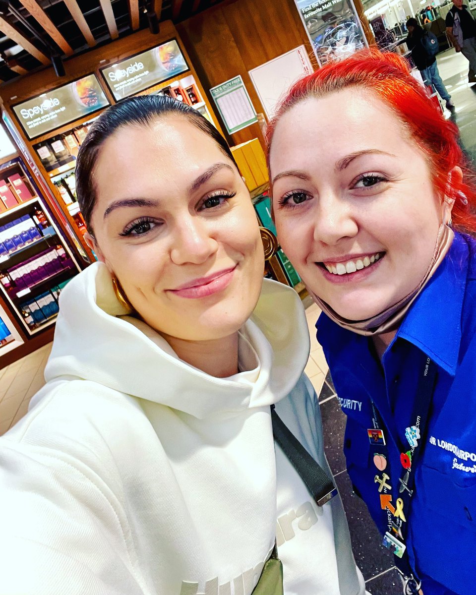 SarahAnnKane's tweet photo. Guys when I tell you I am OVER THE MOON.. I can’t believe it 🥰
The shock has still not left my body 🥹 I’ve been a #heartbeat since the very beginning and never got a chance to meet her, until yesterday, by accident 😭
Thank you @JessieJ 🫶🏼🫂
#jessiej #mysoundtrack #myidol https://t.co/o0JUb4kJOe