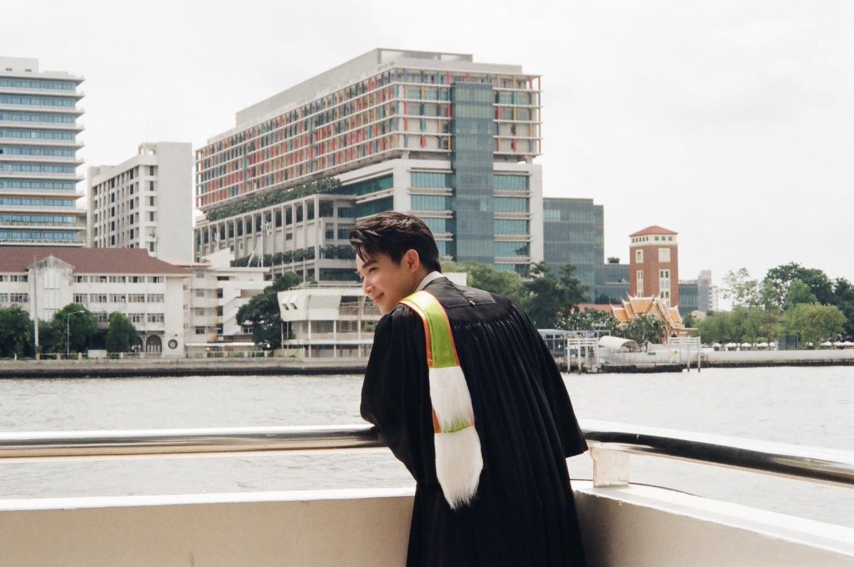 Creamgpc's tweet photo. BIG Congratulations to @MhorRitz 
#รูปหมอริทรับปริญญามหาบัณฑิต 
#RitzGraduation
#mhorritz https://t.co/GtvNOLaHTF