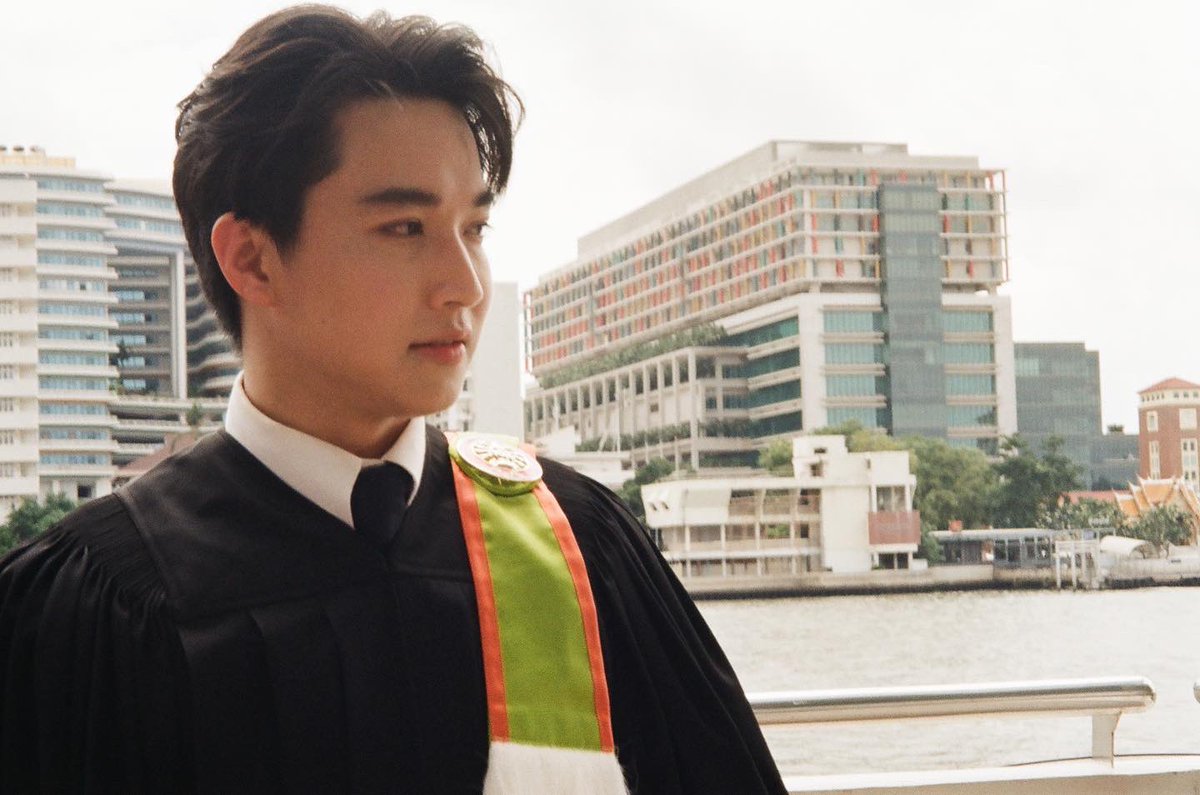 Creamgpc's tweet photo. BIG Congratulations to @MhorRitz 
#รูปหมอริทรับปริญญามหาบัณฑิต 
#RitzGraduation
#mhorritz https://t.co/GtvNOLaHTF