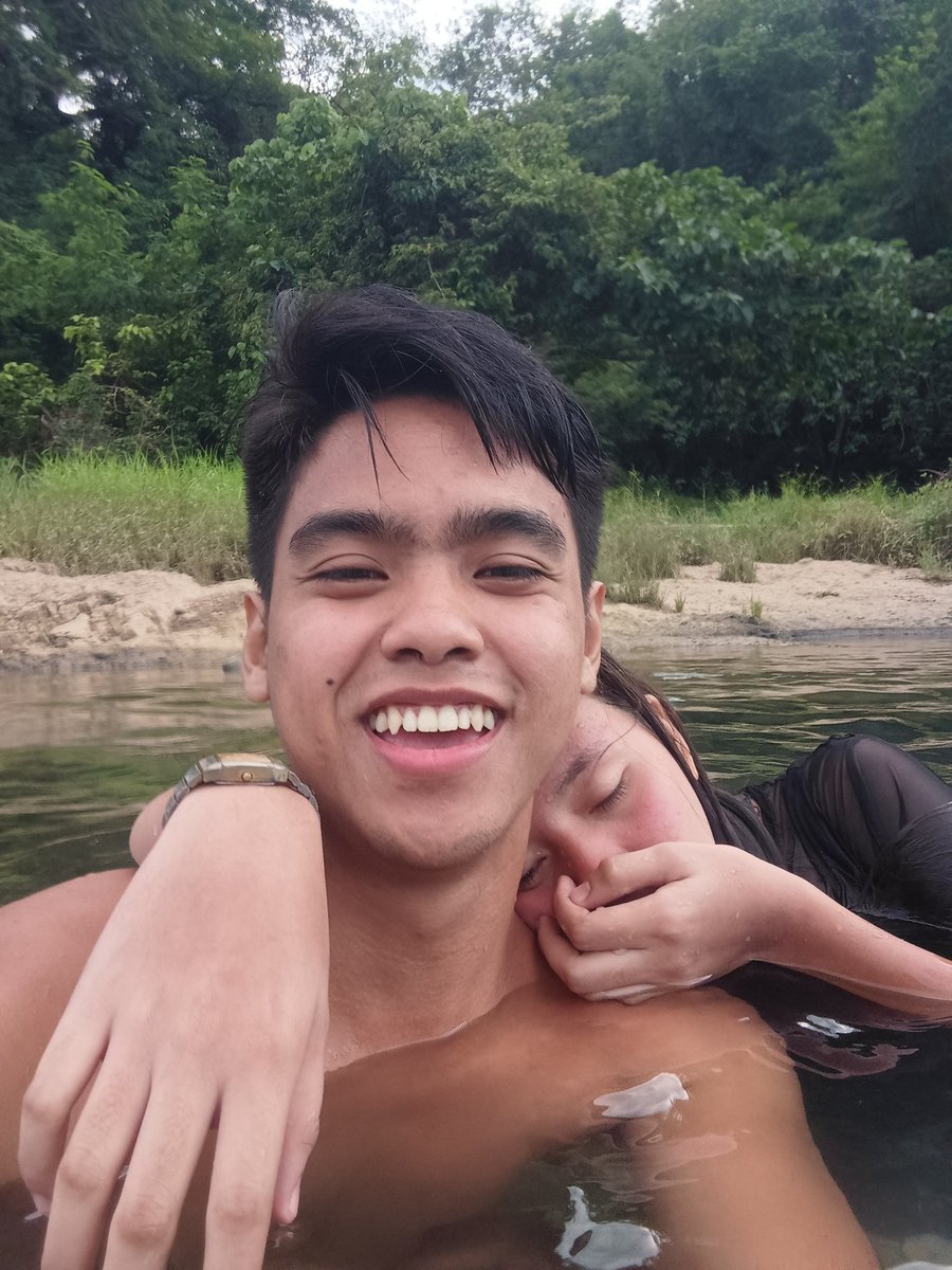 _hotpisces_'s tweet photo. Pagtapos ng sakuna
#walangsusuka
#sailog
#4todaysbedyow🤣 https://t.co/dABLdhpGBK