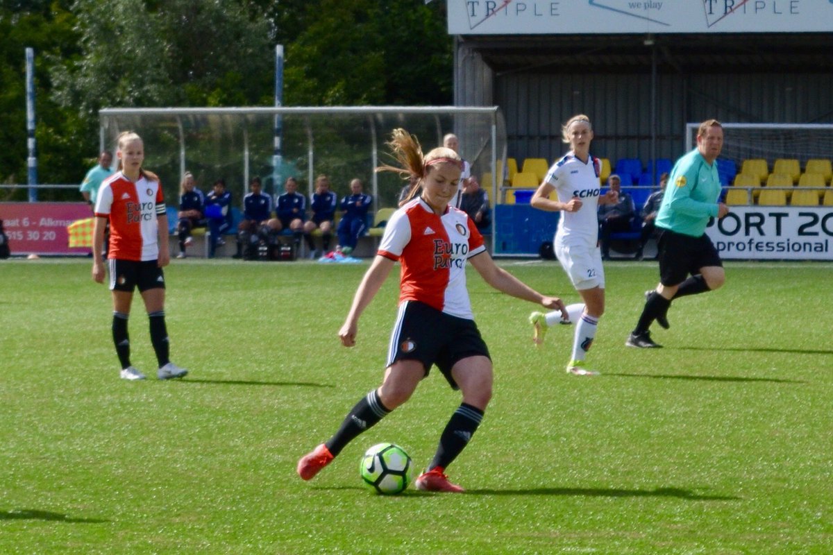 FeyenoordV1's tweet photo. Maandenlang revalideren: 𝐜𝐨𝐦𝐩𝐥𝐞𝐭𝐞𝐝 ✓
Wedstrijdrentree bij Beloften Vrouwen: 𝐜𝐡𝐞𝐜𝐤 ✓

Welkom terug, Anne van Son! 🤩 https://t.co/Uj2ZdHSxrZ