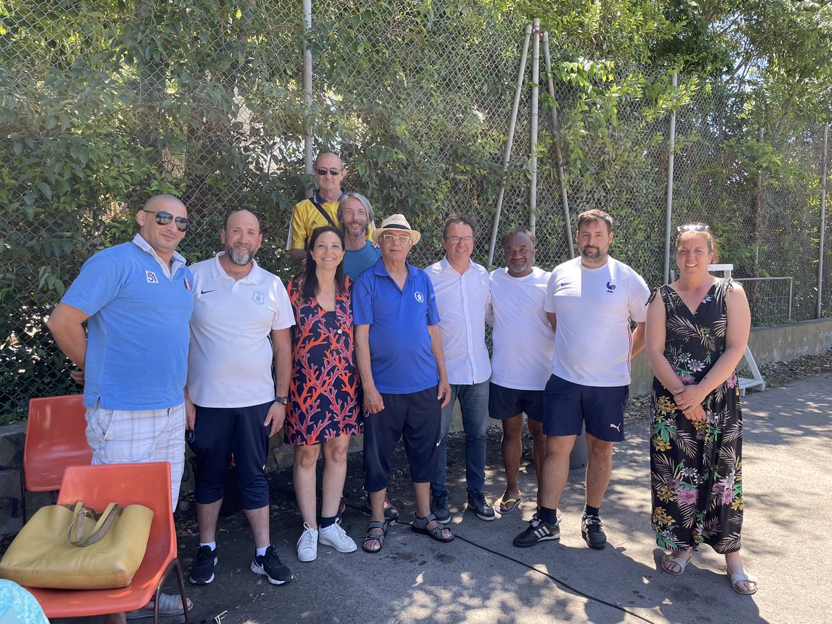 BergeonL's tweet photo. Ce matin à #Montpellier aux cotés de @FatimaBellaredj 
A l’écoute des  bénévoles et des éducateurs du stade Lunaret. 
Un club qui depuis plus de 100 ans joue un rôle majeur d’intégration sociale au travers des valeurs du sport dans l’Hérault! 

#legislatives2022 
#circo3403 https://t.co/f0Im0qXl1n