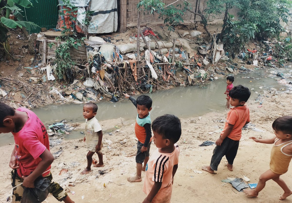 arg_official1's tweet photo. This is not easy to control our kids in small shelter, their play ground is always behind their shelter, no matter it's a dirty drain, dangerous place etc...
The most important thing we need to protect them is basic formal education
#rohingyachildren
#needprotection
#education https://t.co/gmt2DmqpYc