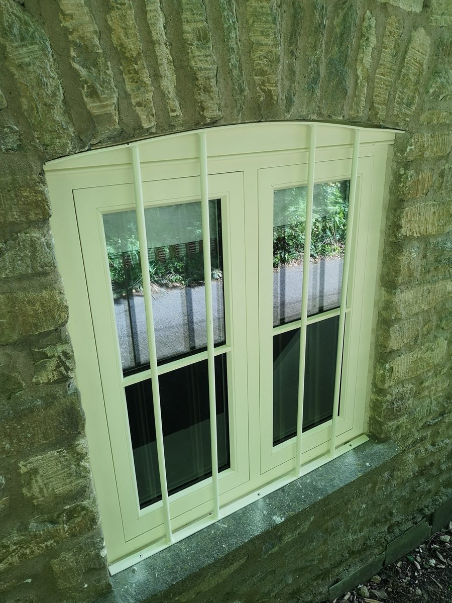 A recent commission of window bars for a lovely Cotswold cottage.
#fabrication #COTSWOLDS #windowbars #Security