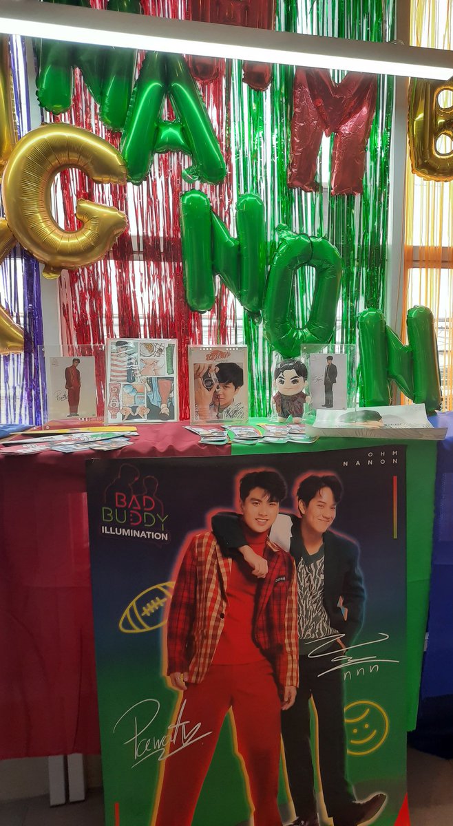 chbbycheeks's tweet photo. Hindi ko napicture-an yung ibang booth sorry medyo may favoritism ako sa part na ito chariz! Thank you po sa freebies ❤💚

#BUZZIN_UPYEAR1 #Buzzin_Bl

@RonansUniverse @ohmpawatphofc @nanonphfandom https://t.co/x7kSZO4hpz
