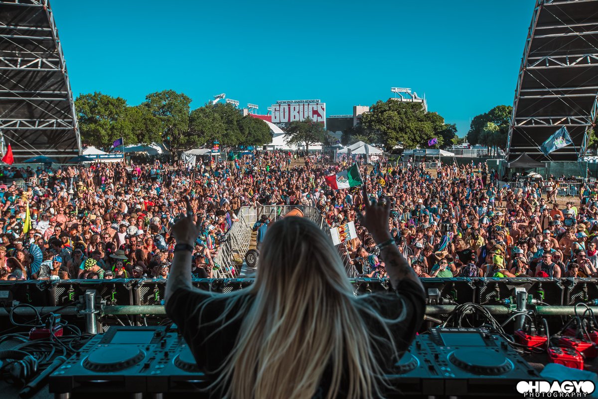 sunsetotr's tweet photo. We had so much fun with @rossykate yesterday on the Eclipse stage! 😍🎉 #SMF2022 

📷 @ohdagyo https://t.co/DuVSetaBDr