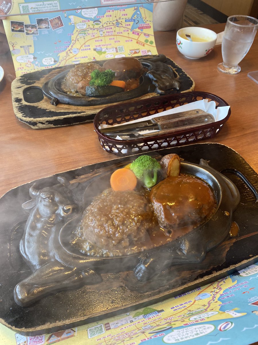 pancakemonster0's tweet photo. 今日のお昼ご飯😋

#さわやかハンバーグ https://t.co/gUU4lZuV1J