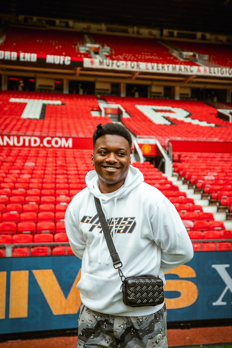 jordyinit's tweet photo. IVE AGREED TO TAKE THE NUMBER 8. #JM8 https://t.co/oBjE7IATPD