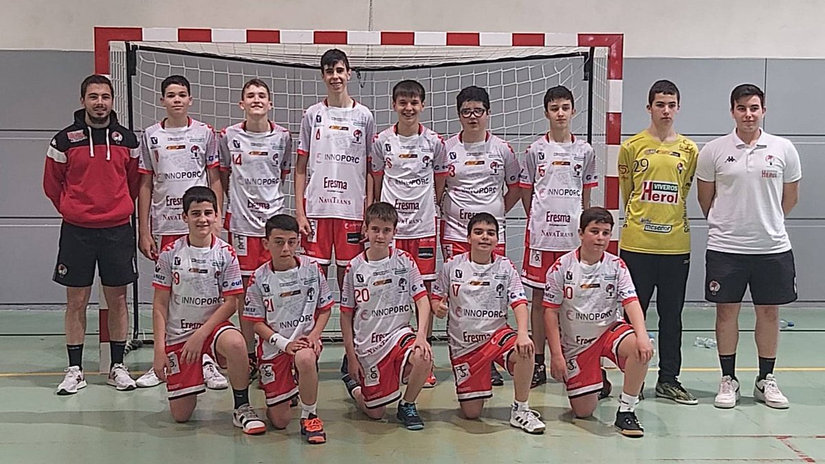 BalonmanoNava's tweet photo. L@s #MiniGuerrer@s finalizan terceros en los juegos escolares de Castilla y León en ambas categorías alevín/infantil 🤾🏼‍♀️🤾🏻‍♂️

#CanteraNavera  🔴⚪ https://t.co/pm5p6GhAYe