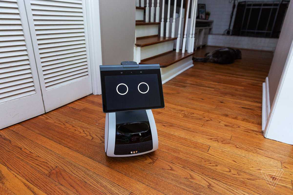verge's tweet photo. Amazon Astro review: too much Alexa, not enough arms https://t.co/KhMoeze4TA https://t.co/h7g5Mwyryz
