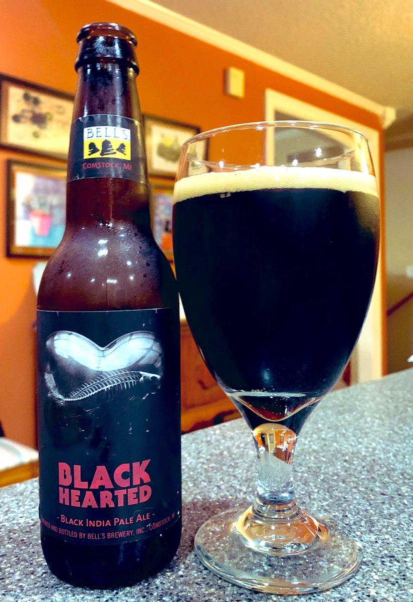 Black Hearted by @BellsBrewery.

Pine aroma. Black pour. Piney, bitter hops with a roasted flavor throughout.

#BeerReview #MIBeer #BlackIPA #BeerGeek