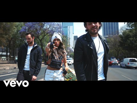 Es momento de darle energía a tu sábado escuchando a <a href="/jafu_mx/">JAFÚ</a> junto a <a href="/nickifavre/">Nicole Favre</a> "Volando Bajito"🤩🎶 un tema perfecto para no parar de escuchar todo el día. Disfruta del video oficial en <a href="/YouTube/">YouTube</a>➡️ ow.ly/TqSk50J5hlN