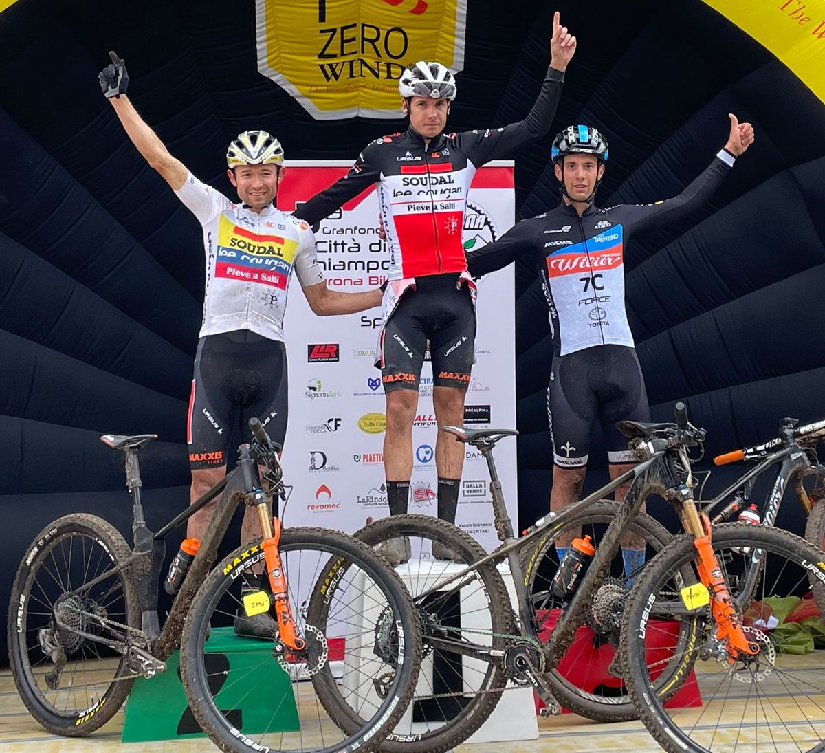 Domenica all’insegna della “linea verde” per la #Wilier 7C Force, che ha chiuso il mese di maggio con un doppio podio, con Nicola Taffarel terzo alla Durona Bike, emulato da Lorenzo #Trincheri alla Savigno Race 🥉🥉
Leggi la news: bit.ly/38sD4GU