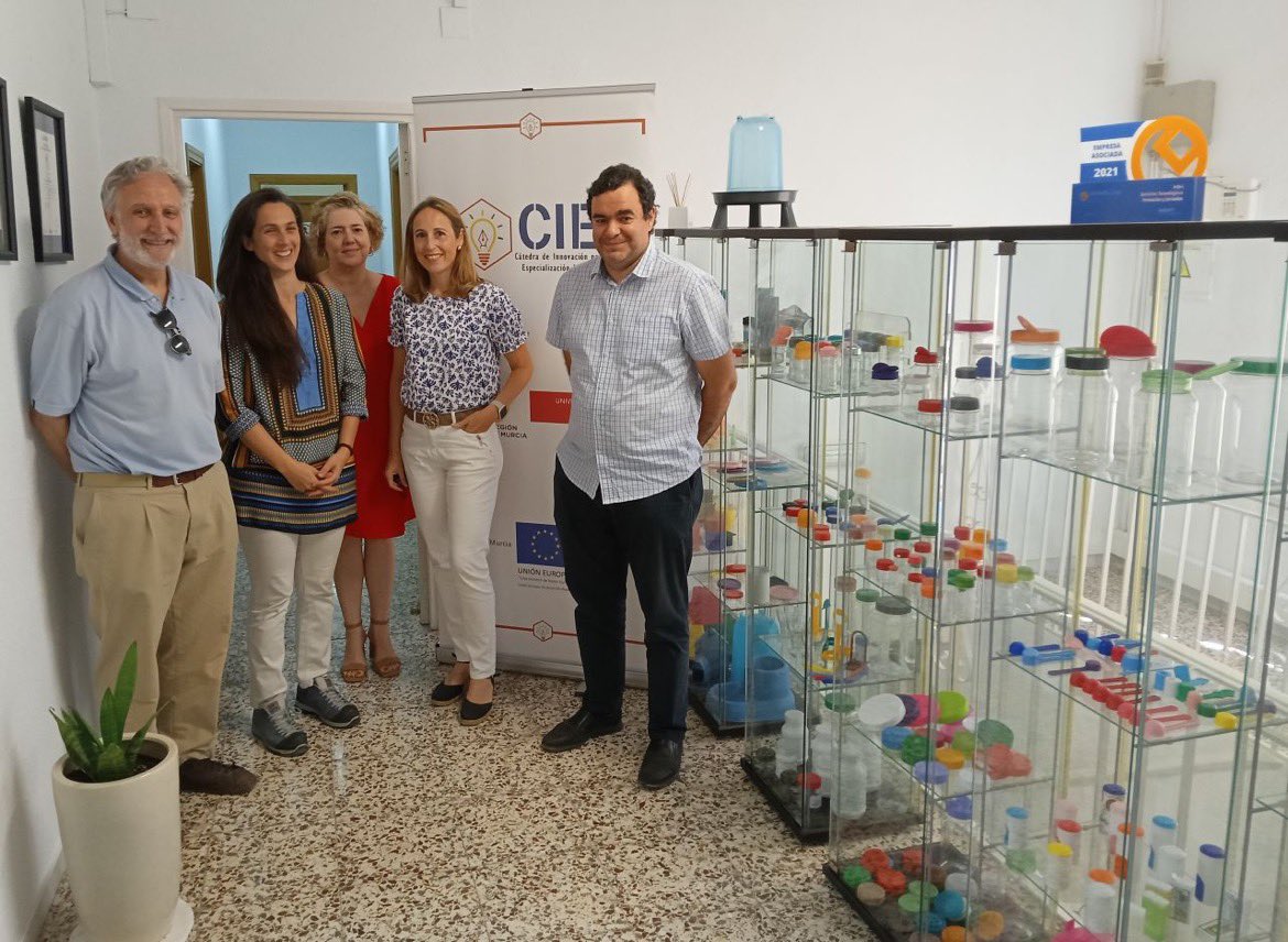 En esta nueva etapa de la Cátedra nos centramos en analizar la Eco-innovación. Porque el futuro nos va en ello. En Anfra Packaging nos han explicado como la gestionan y sus avances. Gracias! <a href="/infoRMurcia/">Instituto de Fomento</a>